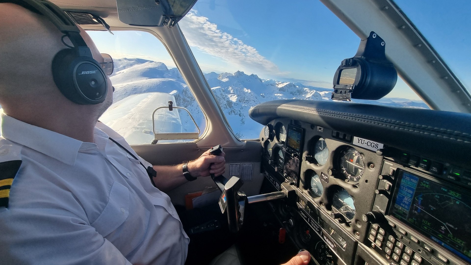 Aeroplane cockpit